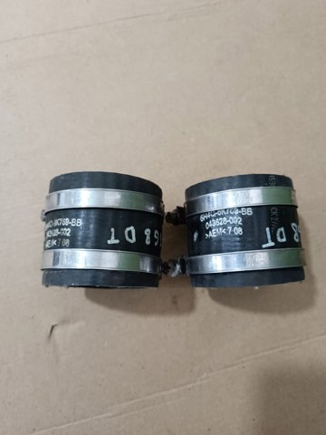 Сполучна перемичка впускних колекторів LR004076 LAND ROVER