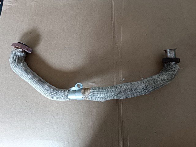 Шланги і трубки системи рециркуляції LR004245 LAND ROVER