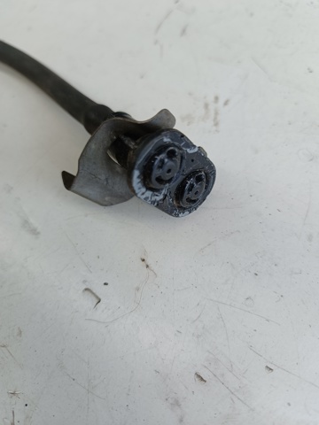 Форсунка омивача фари передньої, лівою LR015359 LAND ROVER