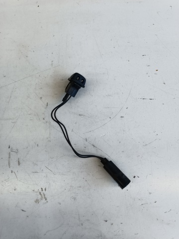 Форсунка омивача лобового скла LR018834 LAND ROVER