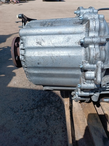 Міжосьовий диференціал LR023011 LAND ROVER