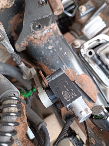 Регулятор положення кузова передньої підвіски LR023649 LAND ROVER