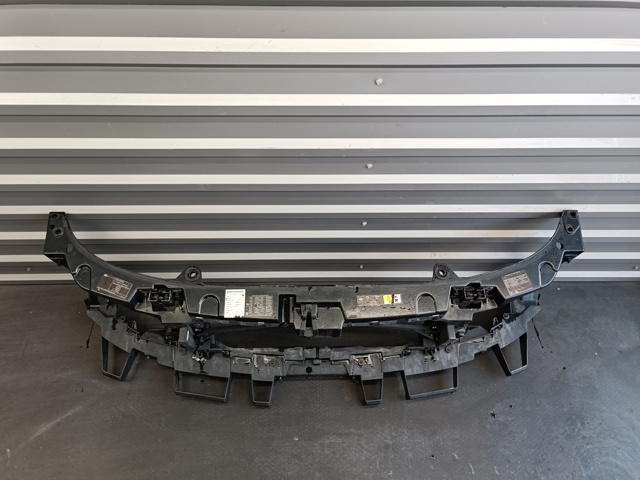 Кронштейн для радіатора LR024332 LAND ROVER