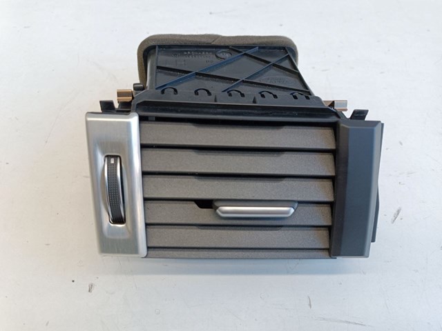 Решітка повітроводу ліва LR025062 LAND ROVER