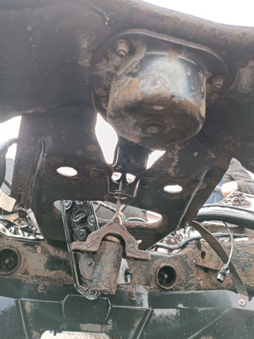 Талі підйому запасного колеса LR031746 LAND ROVER