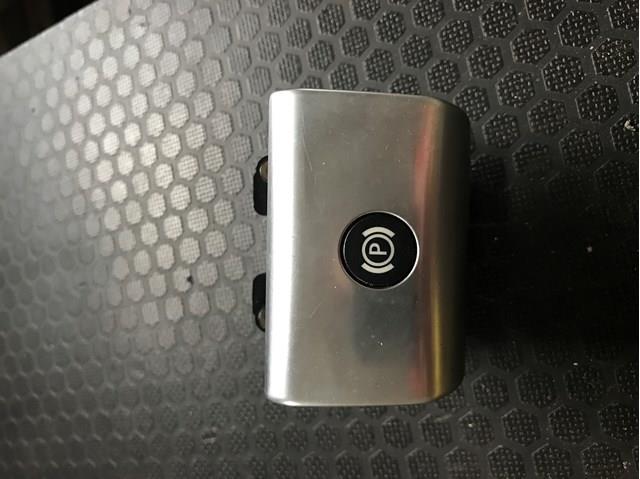 Вимикач контролю положення ручного гальма LR032064 LAND ROVER