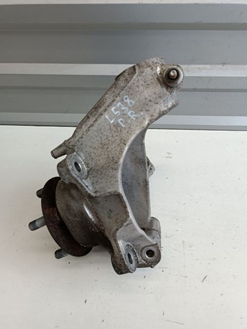Кулак поворотний передній правий LR044017 LAND ROVER