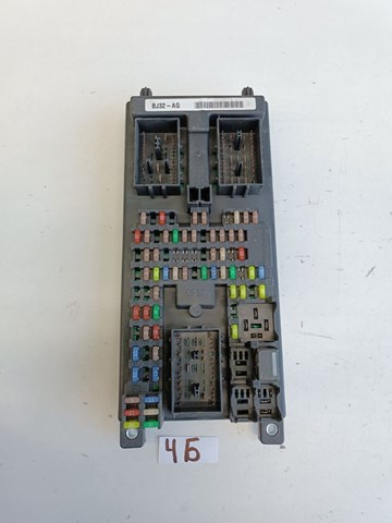 Коробка запобіжників LR055939 LAND ROVER