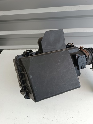 Корпус повітряного фільтра R2AA13320 MAZDA