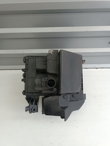 Корпус повітряного фільтра RF7N13320C MAZDA