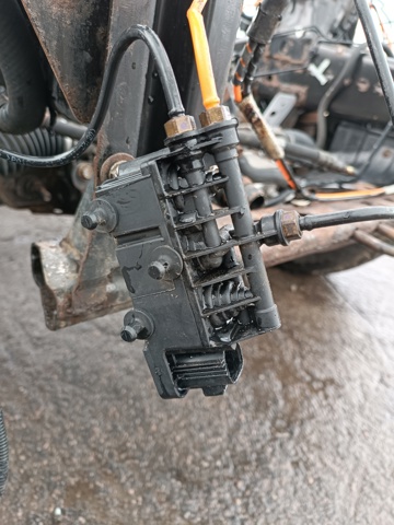 Блок клапанів регульованої підвіски, передній RVH000095 LAND ROVER