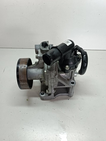 Насос системи охолодження SH0115010A MAZDA