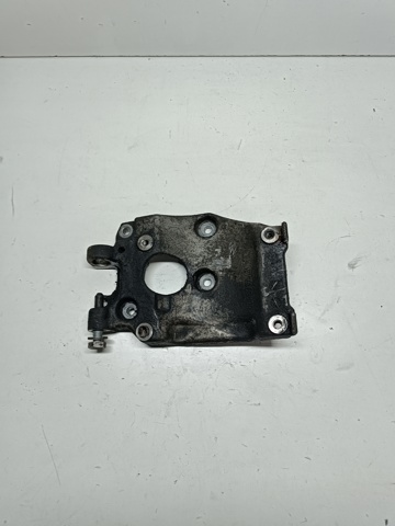 Кронштейн компресора кондиціонера Y60115810A MAZDA