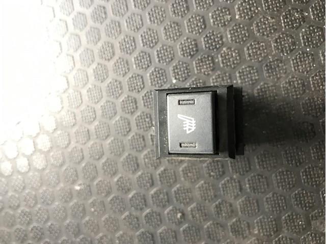 Кнопка обігріву сидіння YUF500120PVJ LAND ROVER