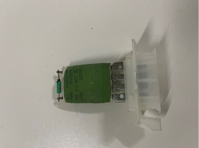 Резистор (сопротивление) вентилятора печки (отопителя салона) 1K0959263A