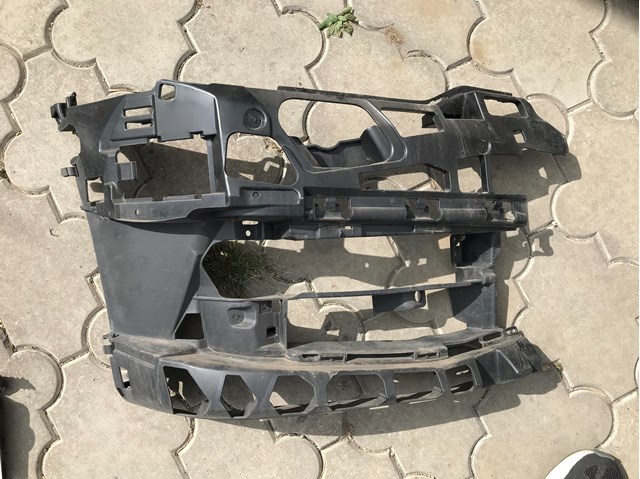 Кріплення протитуманки правої 51117385346 BMW