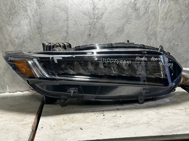 Фара основна права 33100TVAA91 HONDA