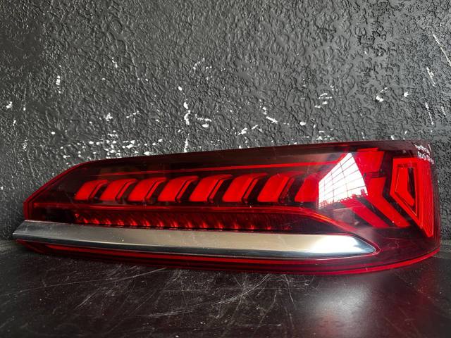 Задній правий стоп 4M0945308 VAG