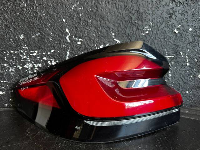 Ліхтар задній лівий, зовнішній 63218493811 BMW