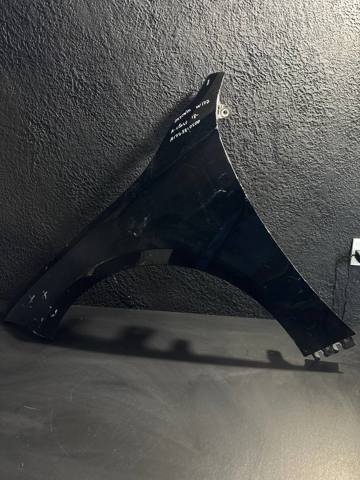 Переднє ліве крило A1778810500 MERCEDES