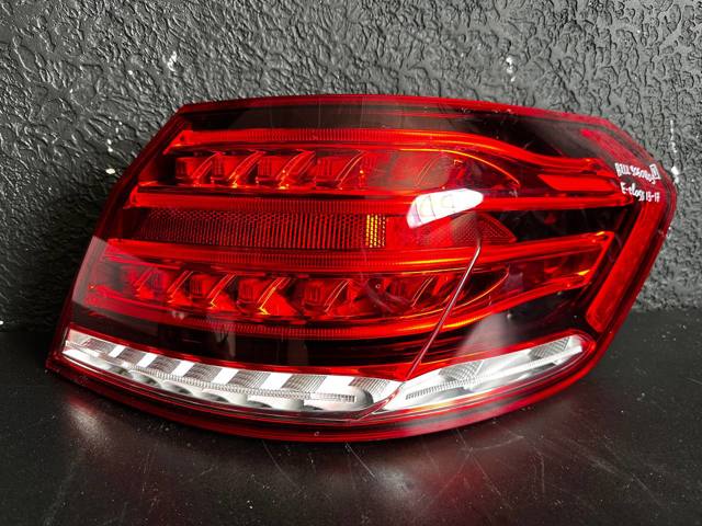 Ліхтар задній правий, зовнішній A2129060803 MERCEDES