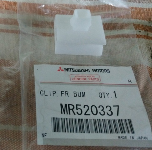 Кріплення переднього бампера MR520337 MITSUBISHI