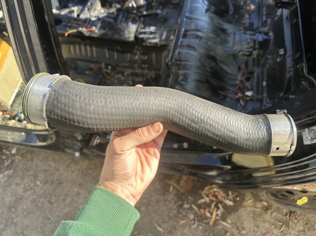 Шлангі/патрубок інтеркуллера, правий 11613421960 BMW