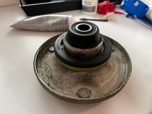 Підшипник верхньої опори 31331090612 BMW
