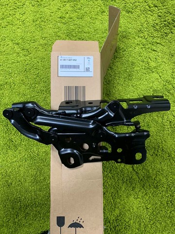 Завіса капота права 41007427052 BMW