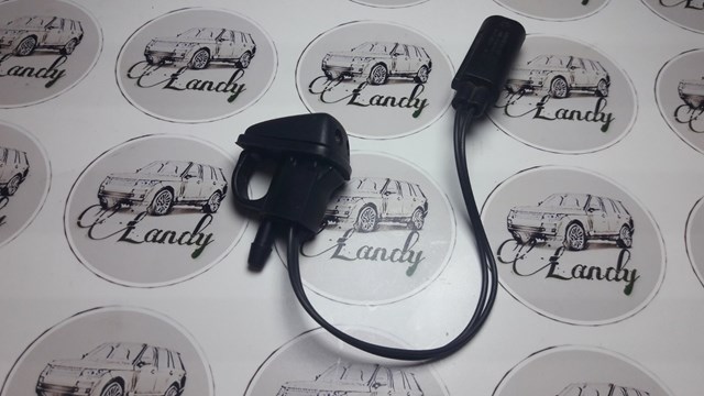 Сопло склоомивача вітрового скла LR048615 LAND ROVER