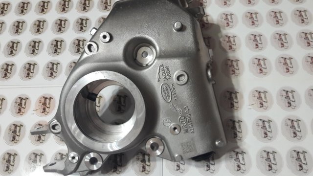 Цапфа права LR139873 LAND ROVER