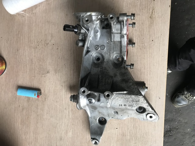Корпус масляного фільтра 06J903143AG VAG