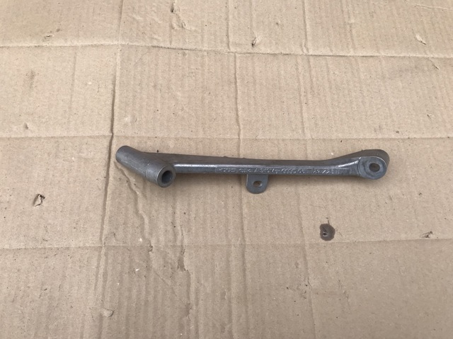 Кронштейн впускного колектора 06L129723B VAG