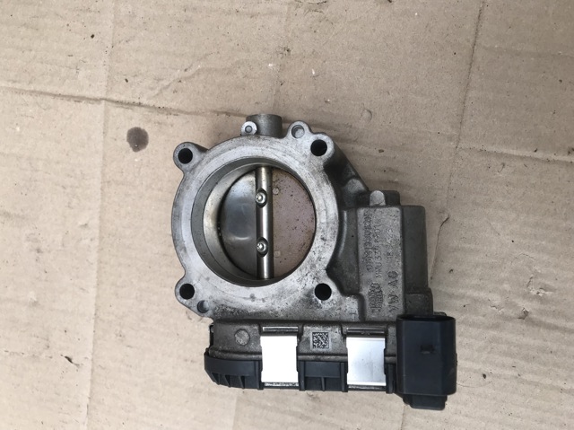 Дросільна заслінка в зборі 06M133062H VAG