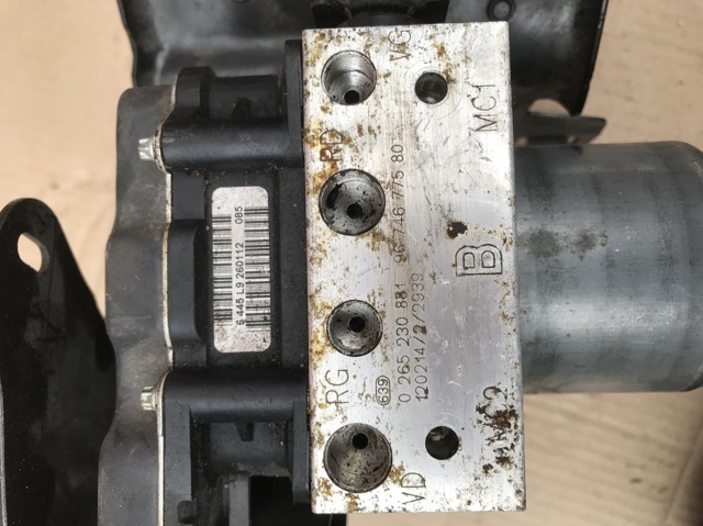 Блок керування АБС (ABS) 265230881 BOSCH
