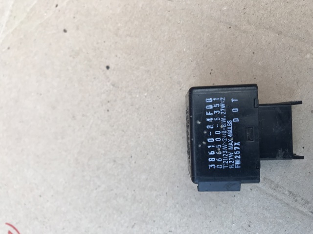 Реле покажчиків поворотів 3861084F00 SUZUKI