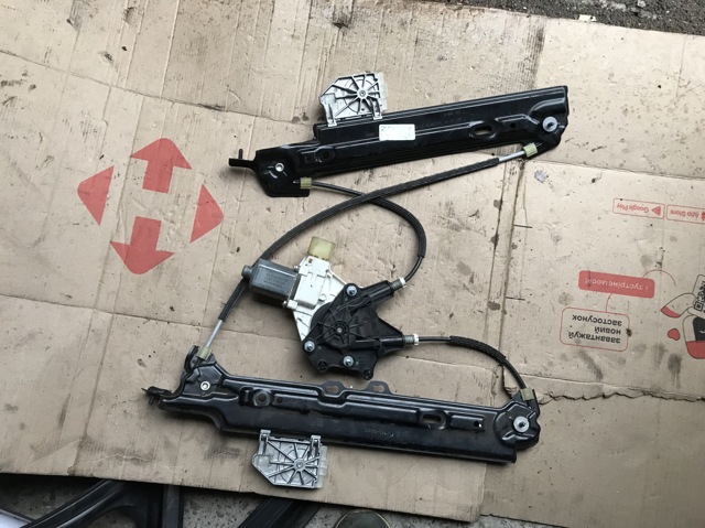 Механізм склопідйомника двері задньої, лівої 51357339589 BMW