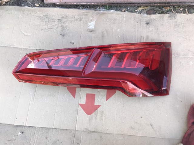Задній правий стоп 80A945094A VAG