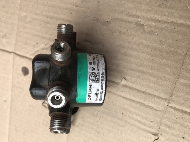 Розподільник палива 8200584034 RENAULT