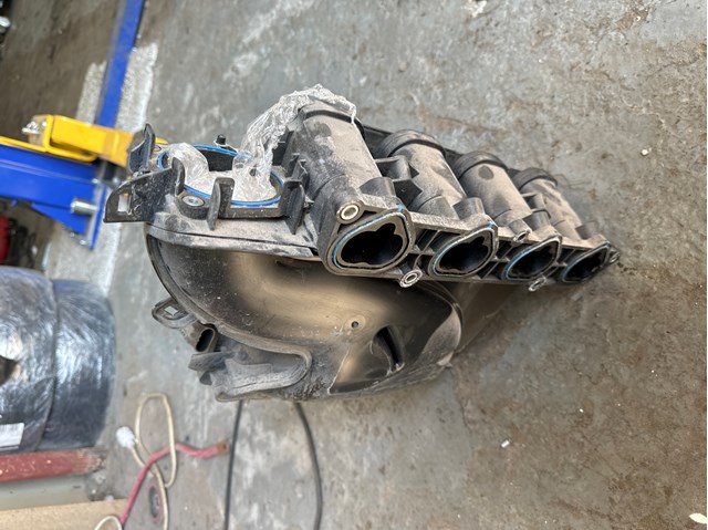 Колектор впускний 05281833AA CHRYSLER