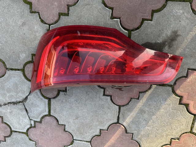 Задній правий стоп 4L0945094G VAG