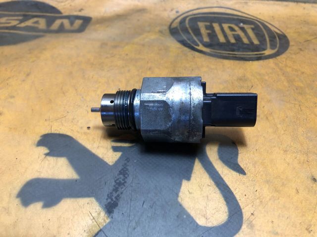 Регулятор тиску палива в паливній рейці Seat Leon 2