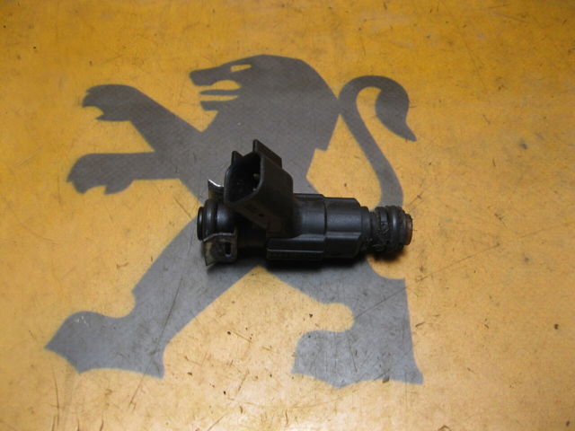 Форсунка паливна 04891192AA BMW