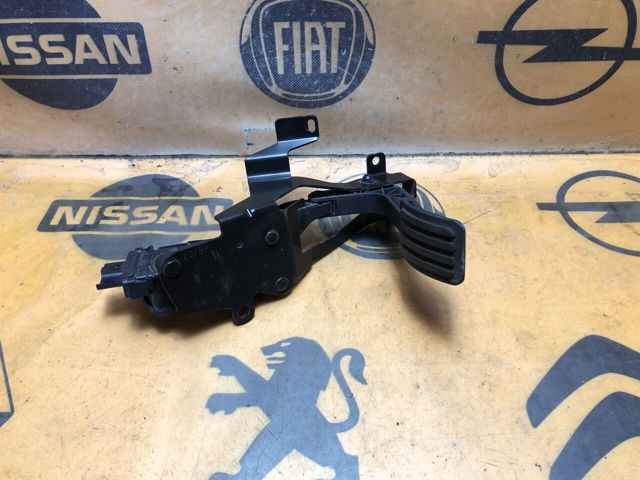 Підаль газу 1400838680 FIAT