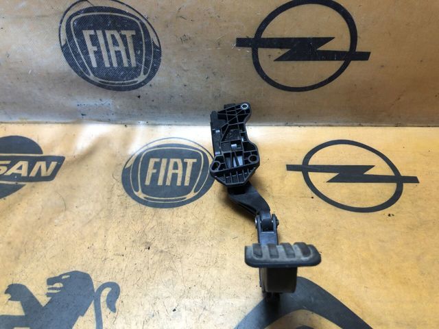 Педаль газу (акселератора) 1400838880 FIAT