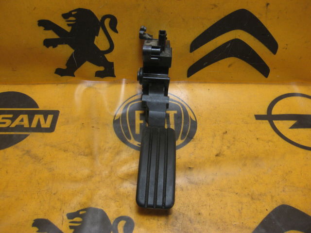 Педаль акселератора 180020023R RENAULT