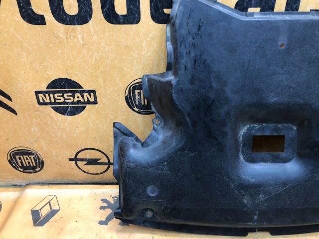 Щит запобіжний Mercedes C