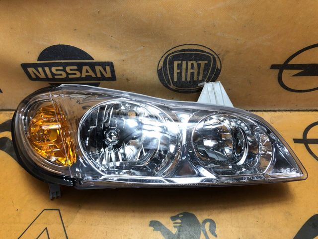 Фара передня права 260103Y626 NISSAN