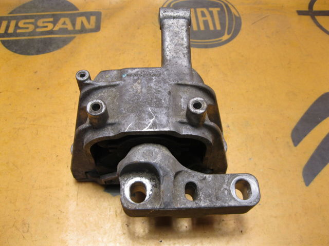 Права подушка мотора 5N0199262F VAG