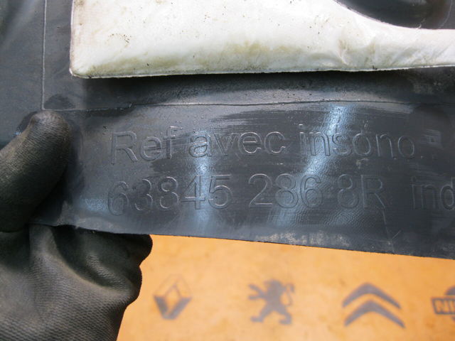 Підкрилок переднього крила, правий задній 638420004R RENAULT